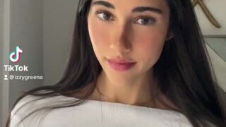 izzy green deepthroat