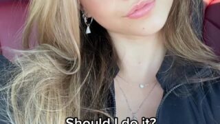 KINKY how tall is brooke monk