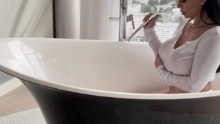 nadine kerastas naked pics