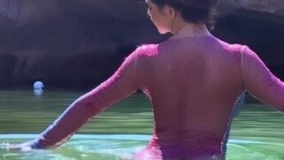 demirose nude picture