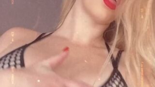 Amber Hayes Shows Off Her Naughty Side