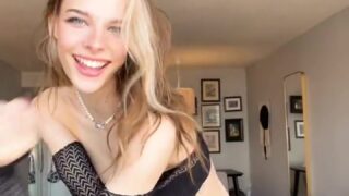 Leaked nude cam by SmashedEly