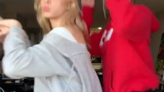 SmashedEly hot cam reveal