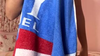 alice and olivia willie cold shoulder bell sleeve dress