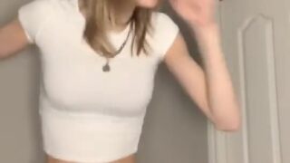 SmashedEly sexy pussy show online