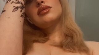 Leastayspeachy hot nude poolside moments