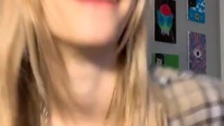 Pussy leak with SmashedEly online