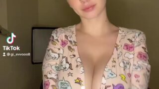 gii_xoxo69 seductive photos