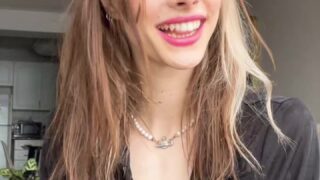 SmashedEly sexy tease revealed