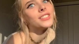 Pussy play with SmashedEly