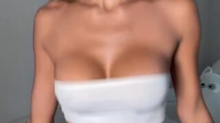 Victoria Lit threesome cam show leaked