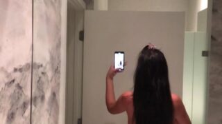 Yvonne Bar nude photos available online