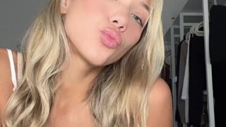 Onlyfans nude sunset session featuring Victoria Lit