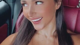 Caryn Beaumont trending pussy pics