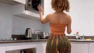 urbabydollxo doggystyle