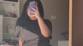 Erotic Miniloona intimate solo clip revealed