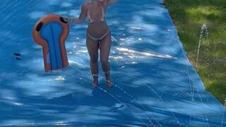 Nora Rose big tits cam show