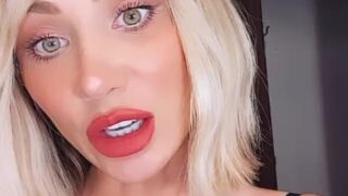 Sara Jean Underwood sensual villa shoots