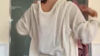 Leaked Daisy Keech sexy nude moments