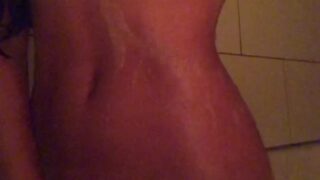 Shawlily4 pussy close-up trending on Twitter