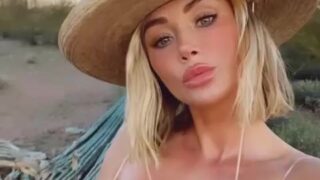 Sara Jean Underwood sexy Instagram pics