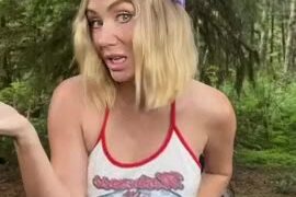 Sara Jean Underwood sexy behind-the-scenes