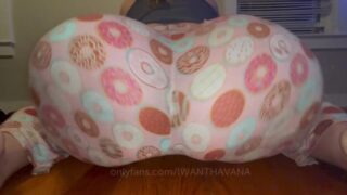 sensual Iwanthavana leaks exposed chest private