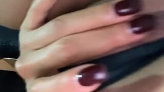 Dahyn11 busty tits erotic cam video