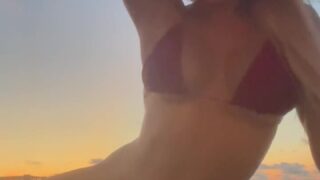 Courtney Tailor seductive solo cam show exposed