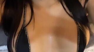 Dahyn11 naughty tits exposed on cam