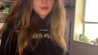 Download Sava Schultz’s exclusive pussy play video