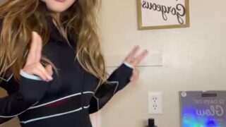 Sava Schultz sensual big tits close-up video