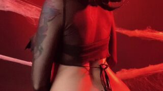 Yuzukimiiu sensual nude presence highlighted in HD footage