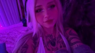 FawksLily’s nude video making waves