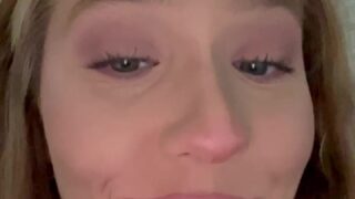 Genieeexumms tits bouncing in hardcore POV