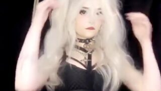 Martina Smeraldis pussy getting stretched deep