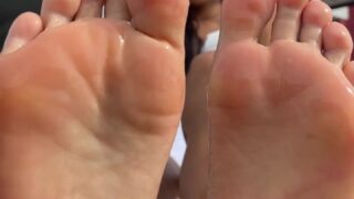 Messy facial after a sloppy blowjob session with Asianfantasyx