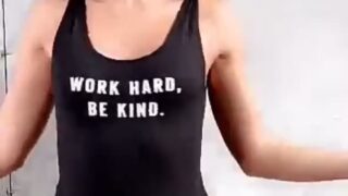 Sommer Ray deep throat queen in viral clip