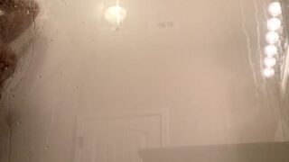 EMJAYPLAYSs pussy lips spread wide for the camera