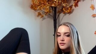 Hard anal stretch leaves Pyra Fae moaning loud