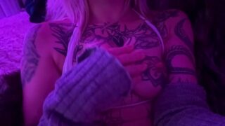 FawksLily’s ass and tits fully exposed