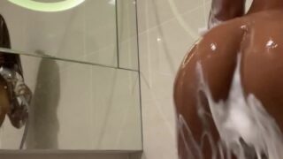 Asianfantasyx’s first anal creampie caught in K