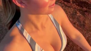 solo finger rub squirt wet pussy Ellaalexandraxo