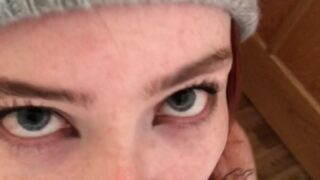 mouthused slut riding Okiichloeo pussy leak