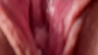 Pyra Fae deepthroats until she gags in leaked tape