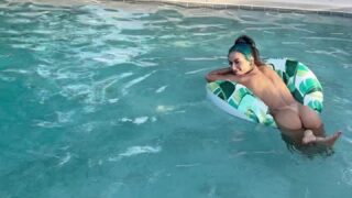 Lavynder Rain anal leak toy reward