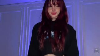 Noemiexlili’s leaked solo – dildo deep and legs shaking