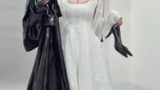 Cock between feet – Noemiexlili footfucks until you explode