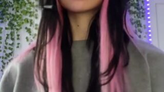 Feet under table – Noemiexlili jerks you slowly while eating