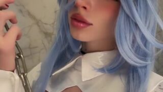 SFW TikTok look turns NSFW when Noemiexlili starts undressing